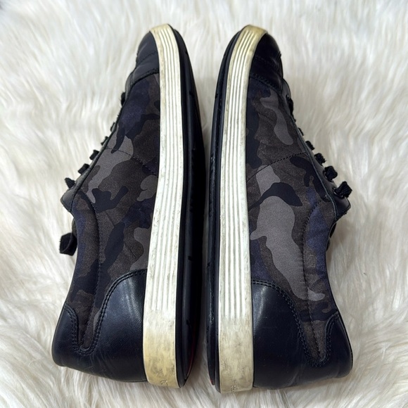 PRADA Men Camouflage Sneakers - Picture 5 of 13